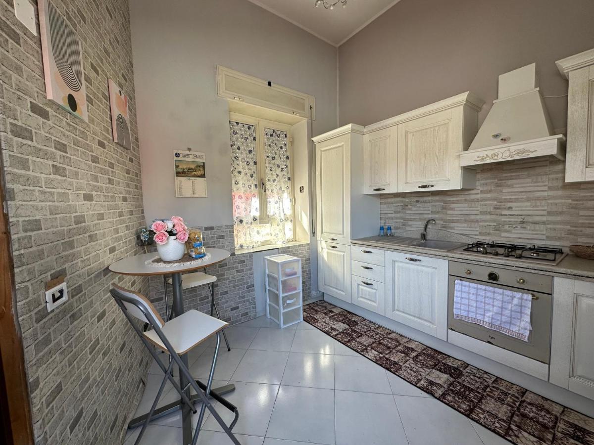 Apartamento Scugnizzella Holiday House Nápoles Exterior foto